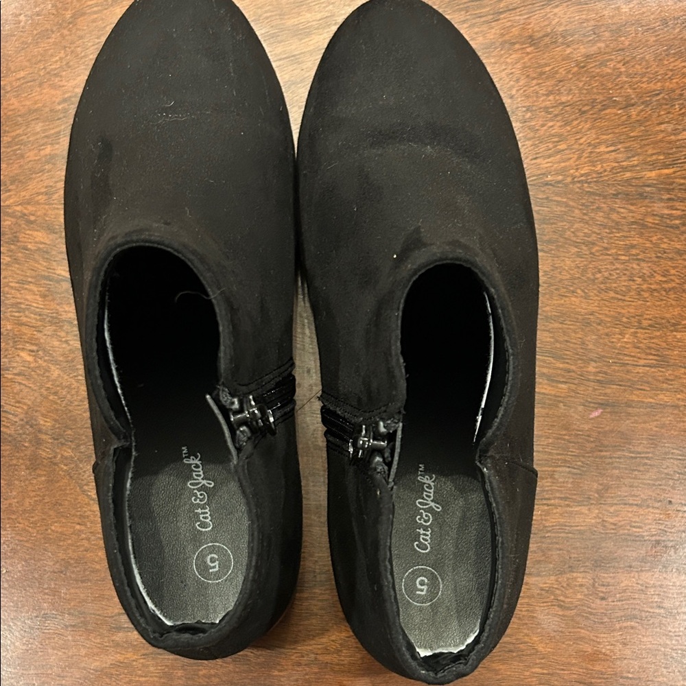 Cat & Jack Classic Black Ankle Booties - Picture 2 of 7